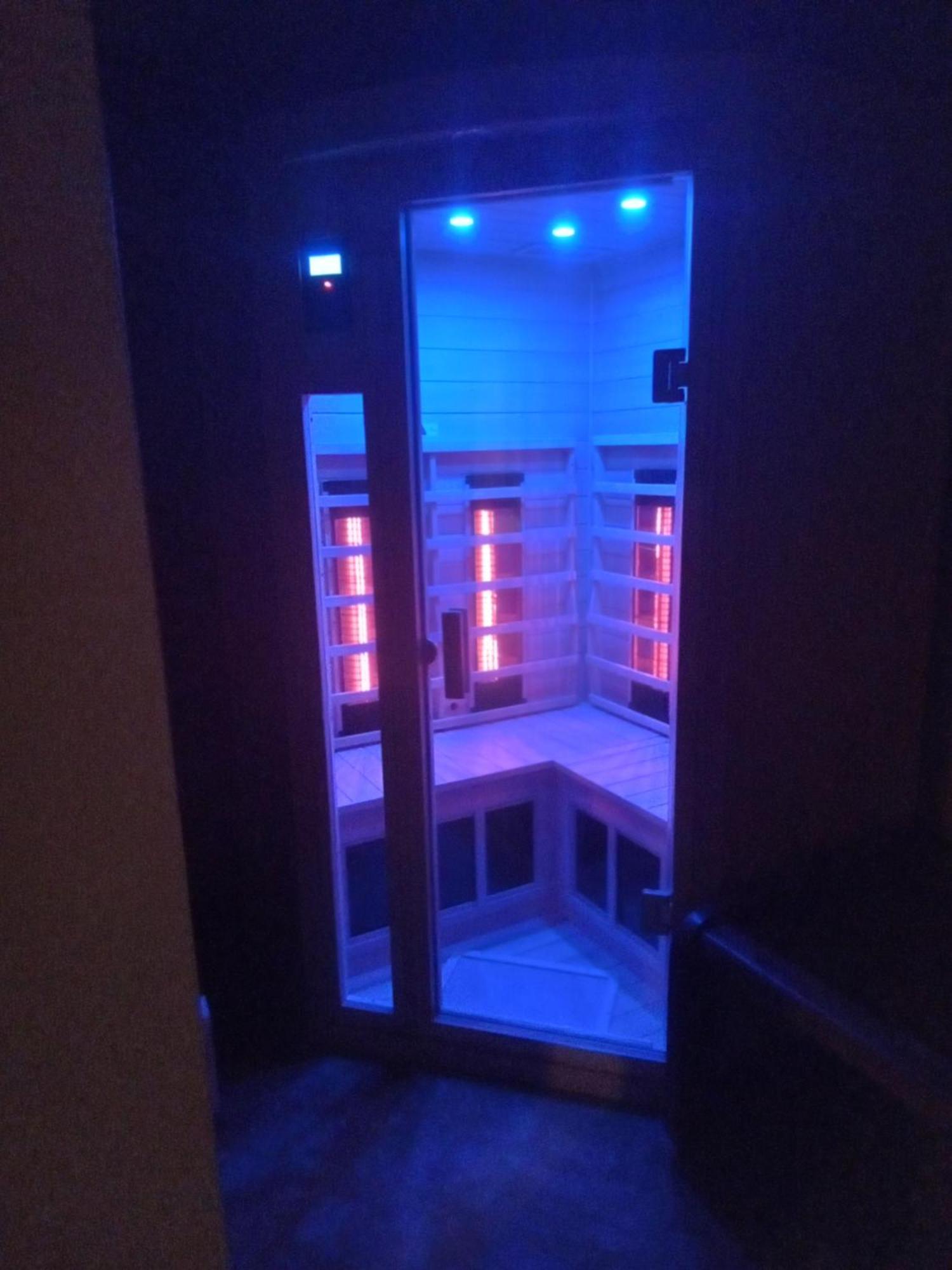 Super Suite With Sauna, Pool Table And Arcade Game Lansing Esterno foto